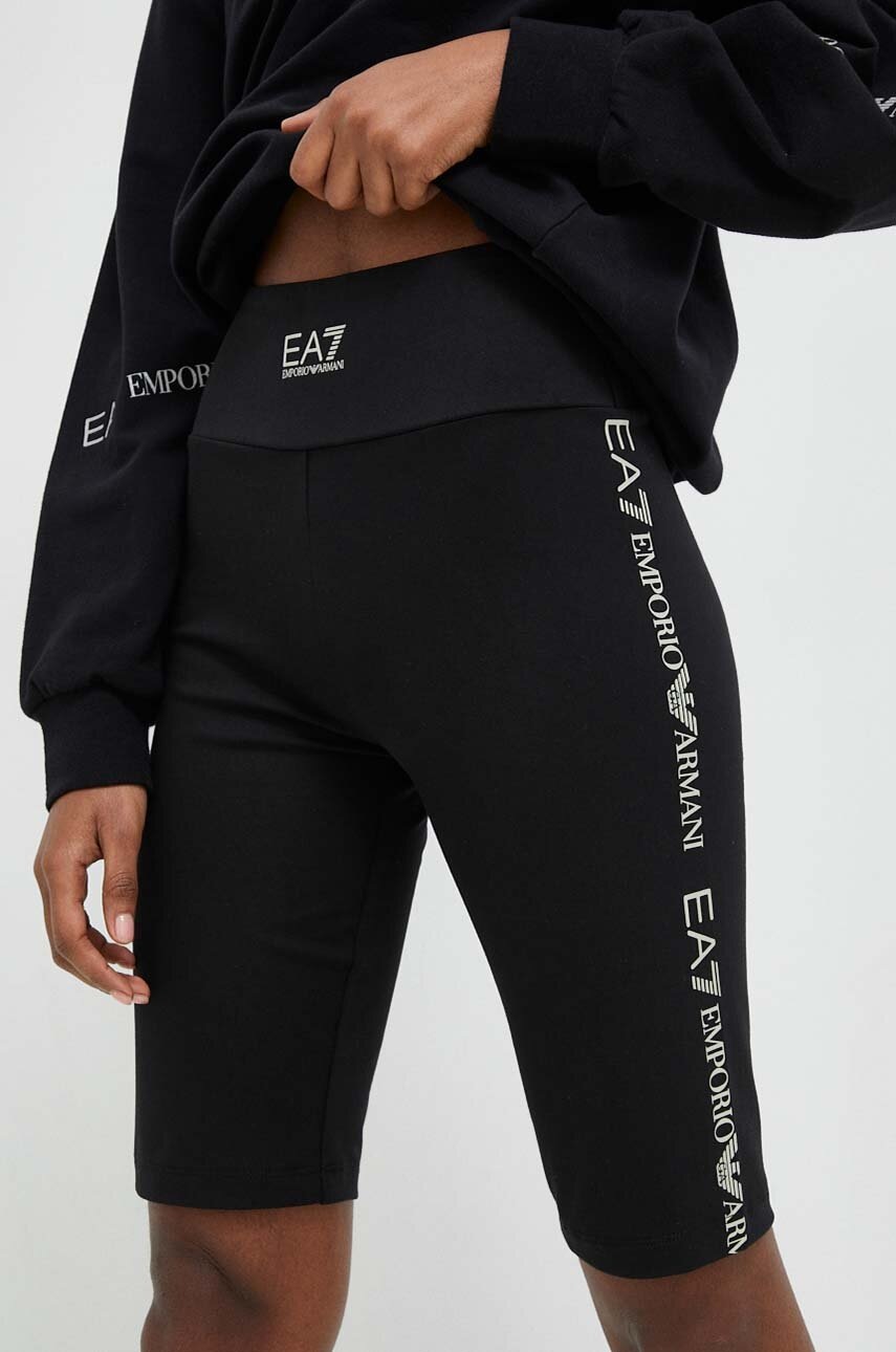 

Къс панталон EA7 Emporio Armani в черно с принт с висока талия, Черен