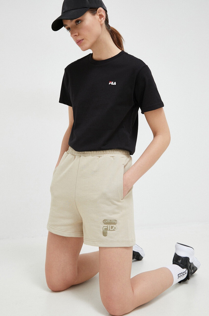Βαμβακερό σορτσάκι Fila χρώμα: μπεζ φωτογραφία