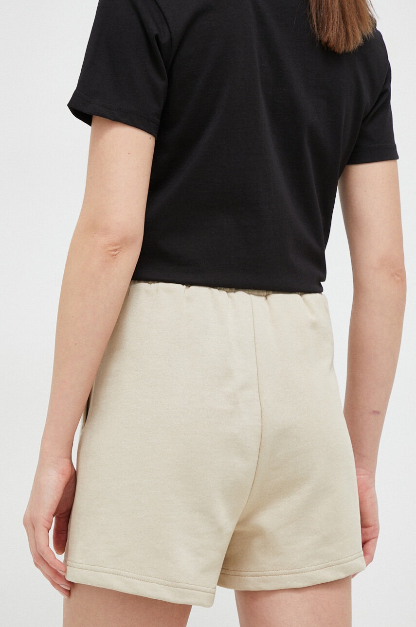 Βαμβακερό σορτσάκι Fila χρώμα: μπεζ φωτογραφία