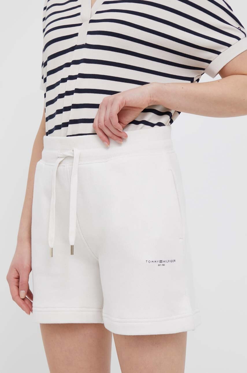 Levně Kraťasy Tommy Hilfiger dámské, bílá barva, hladké, high waist, WW0WW38348