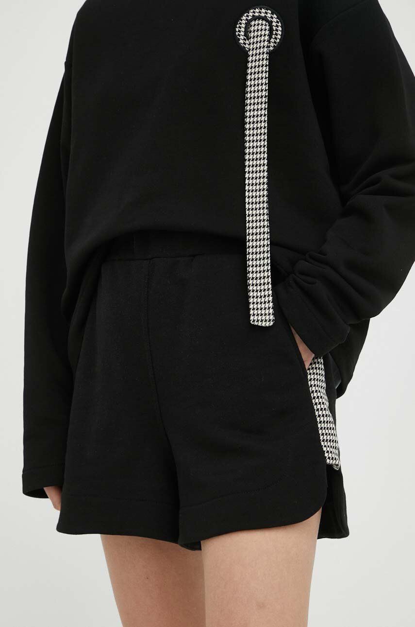 Bavlněné šortky MMC STUDIO černá barva, hladké, high waist - černá -  100 % Bavlna