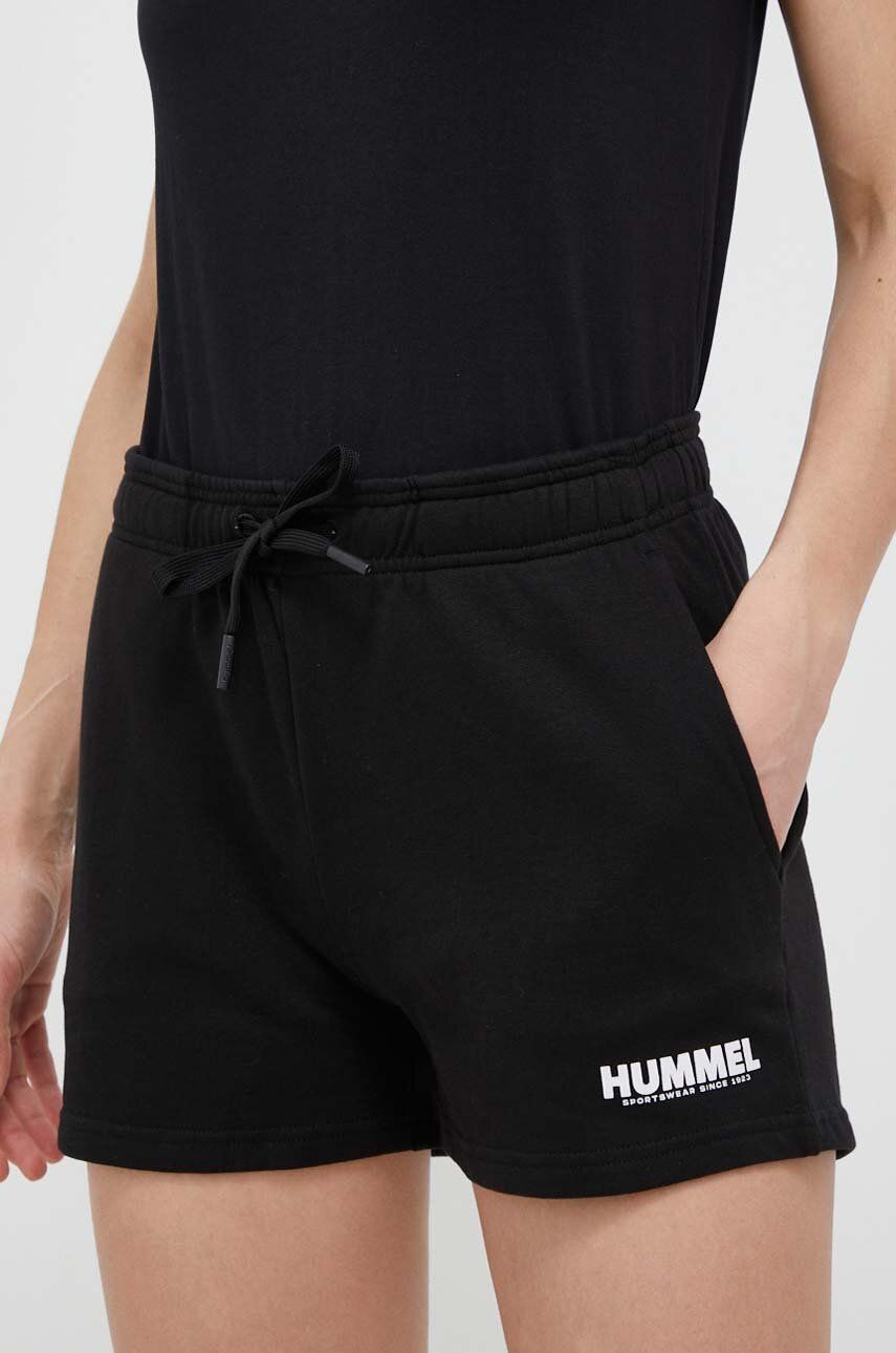 Hummel pantaloni scurti din bumbac culoarea negru, neted, medium waist