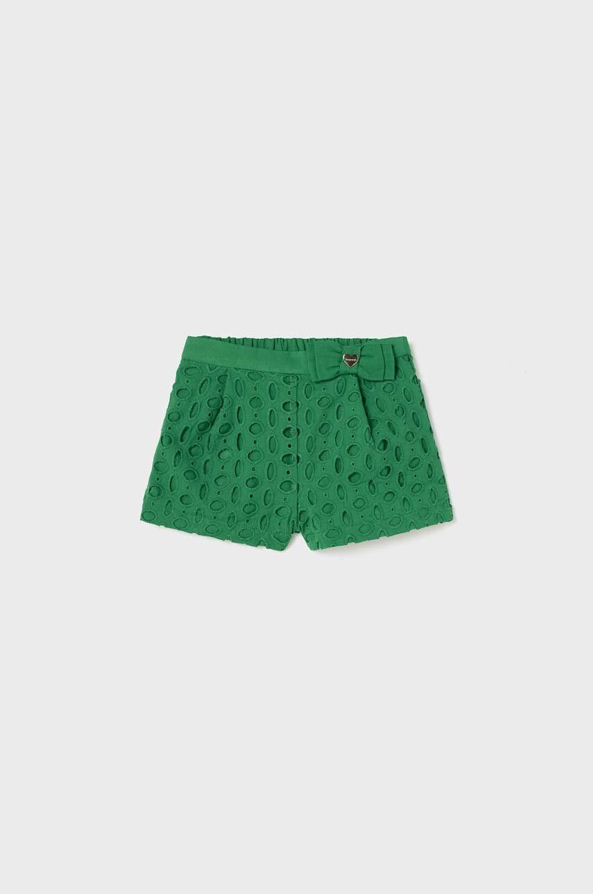 Levně Kojenecké šortky Mayoral zelená barva, hladké