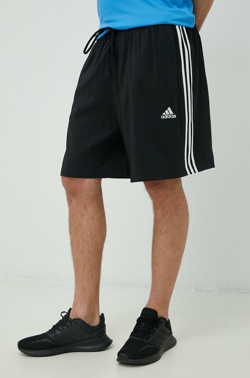 Adidas Pantaloni Scurti De Antrenament Essentials Chelsea Barbati, Culoarea Negru