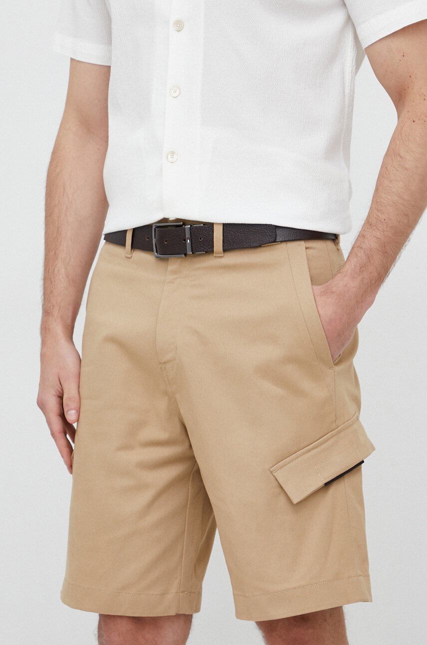 

Къс панталон Calvin Klein в бежово, Бежов