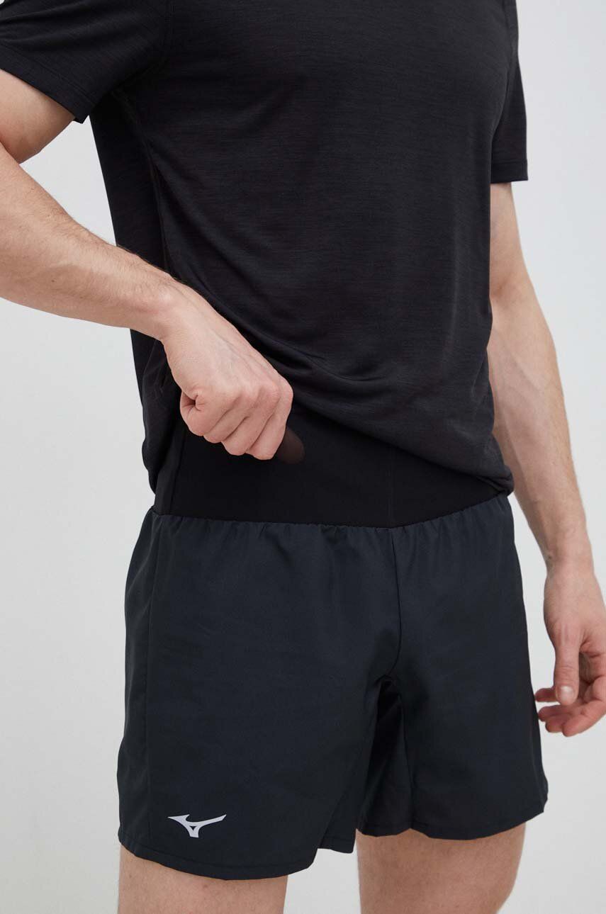 Levně Běžecké šortky Mizuno Multi Pocket černá barva