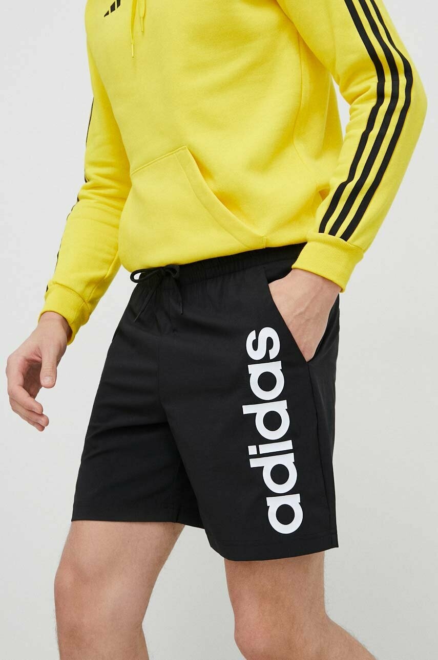 Levně Tréninkové šortky adidas Essentials černá barva