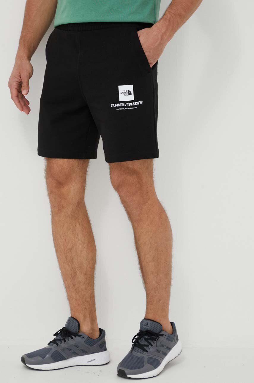 

Хлопковые шорты The North Face цвет чёрный