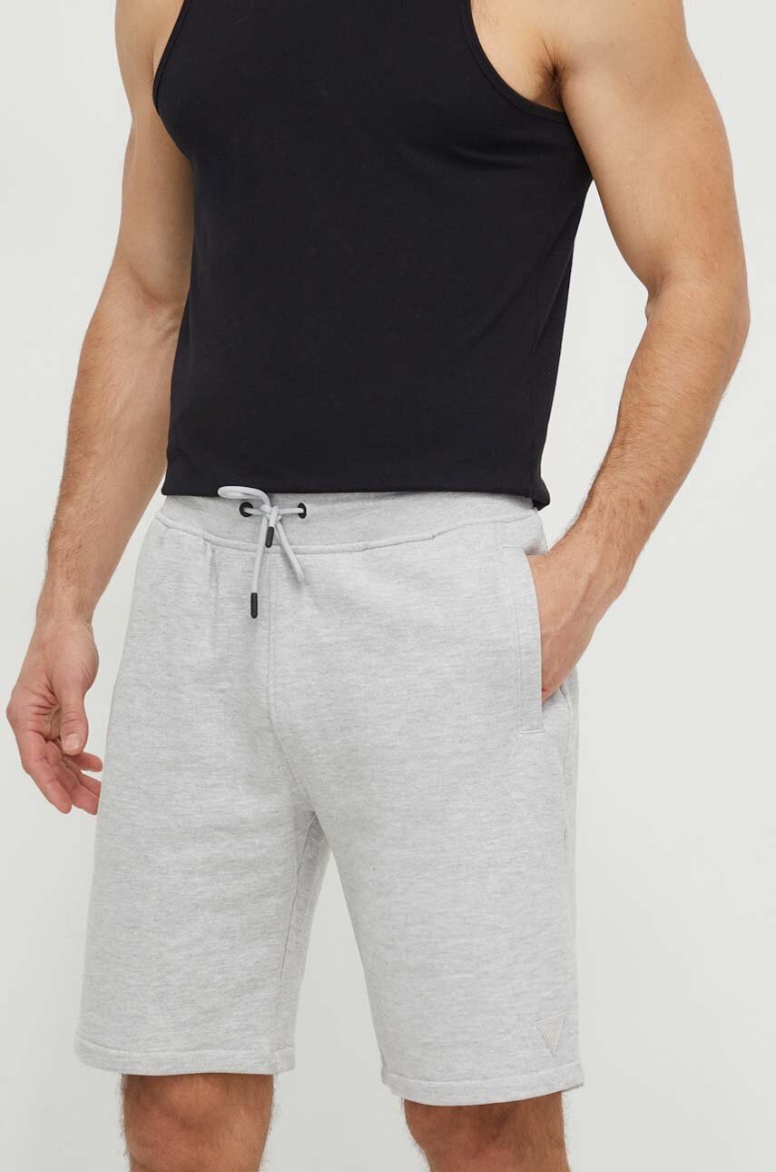 

Къс панталон Guess ALDWIN в сиво Z2YD04 KAIJ1, Сив
