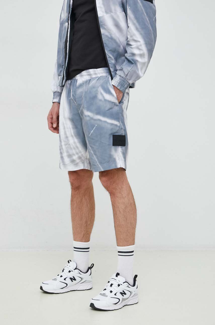 Kraťasy Calvin Klein Jeans pánské, šedá barva - šedá -  100 % Polyester