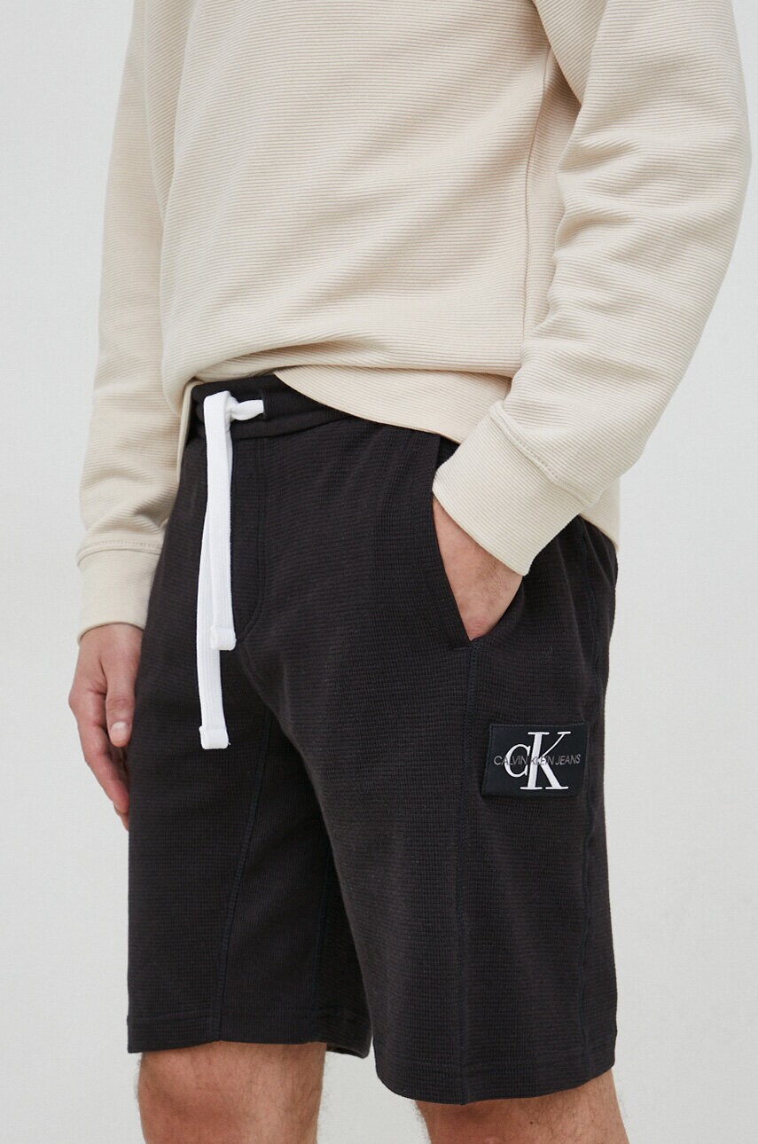 

Къс панталон Calvin Klein Jeans в черно, Черен