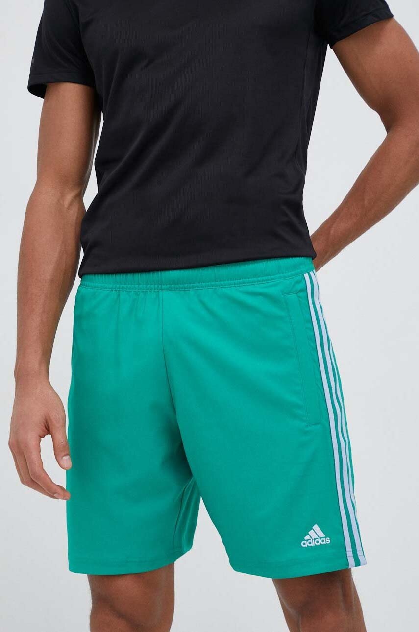 

Къс панталон за трениране adidas Tiro в зелено, Зелен