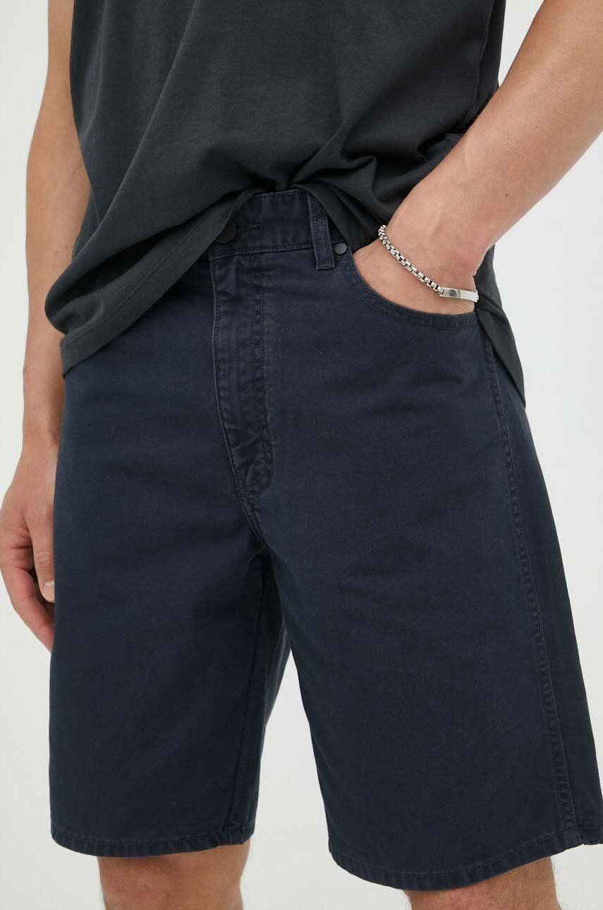Bavlněné šortky Wrangler tmavomodrá barva - námořnická modř -  100 % Bavlna