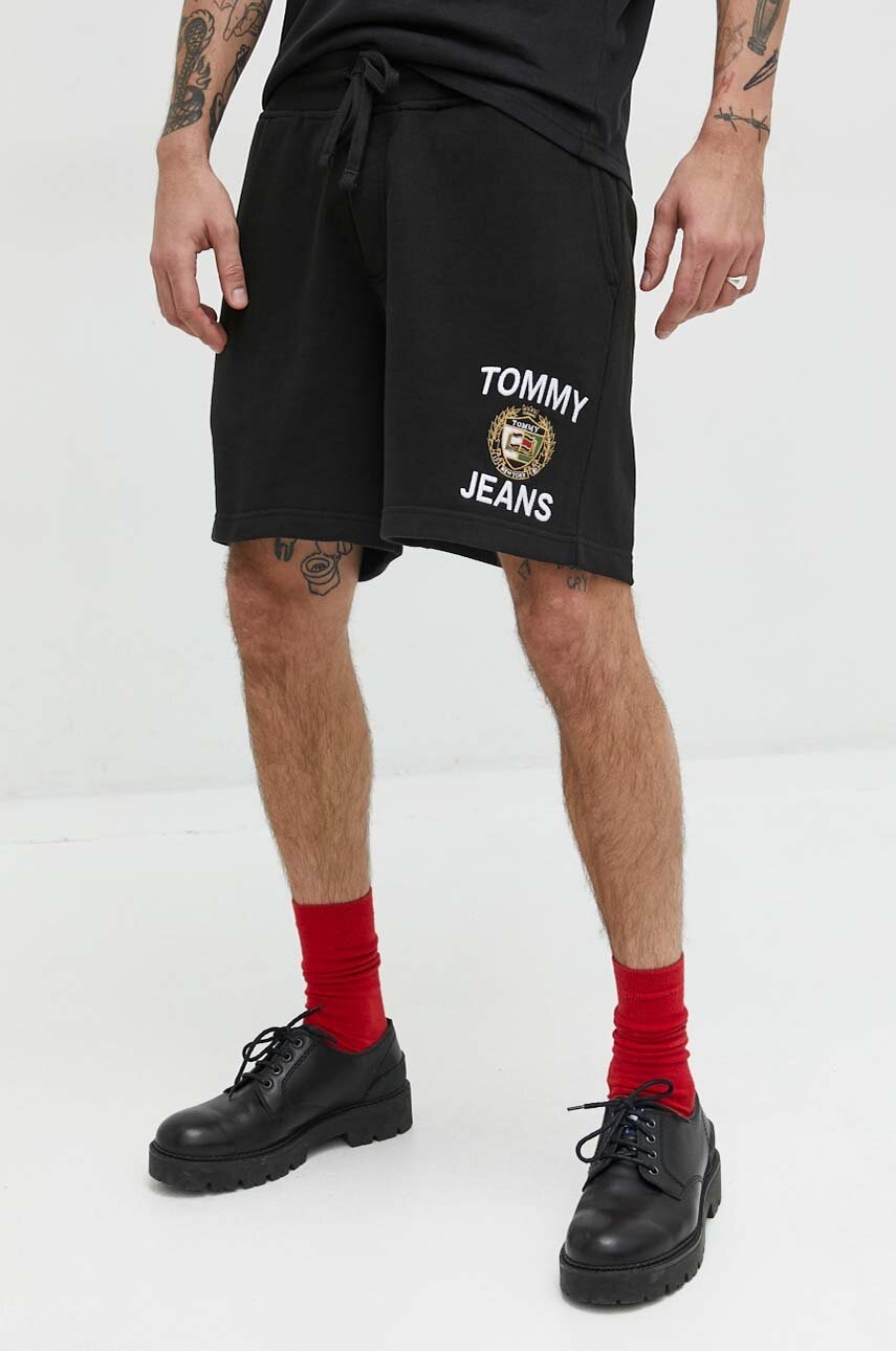 

Бавовняні шорти Tommy Jeans колір чорний