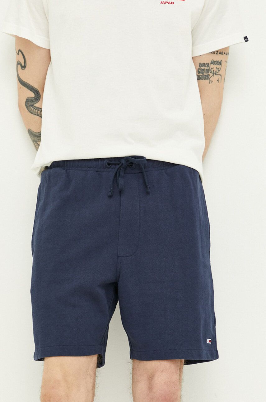 Bavlněné šortky Tommy Jeans tmavomodrá barva - námořnická modř -  100 % Bavlna