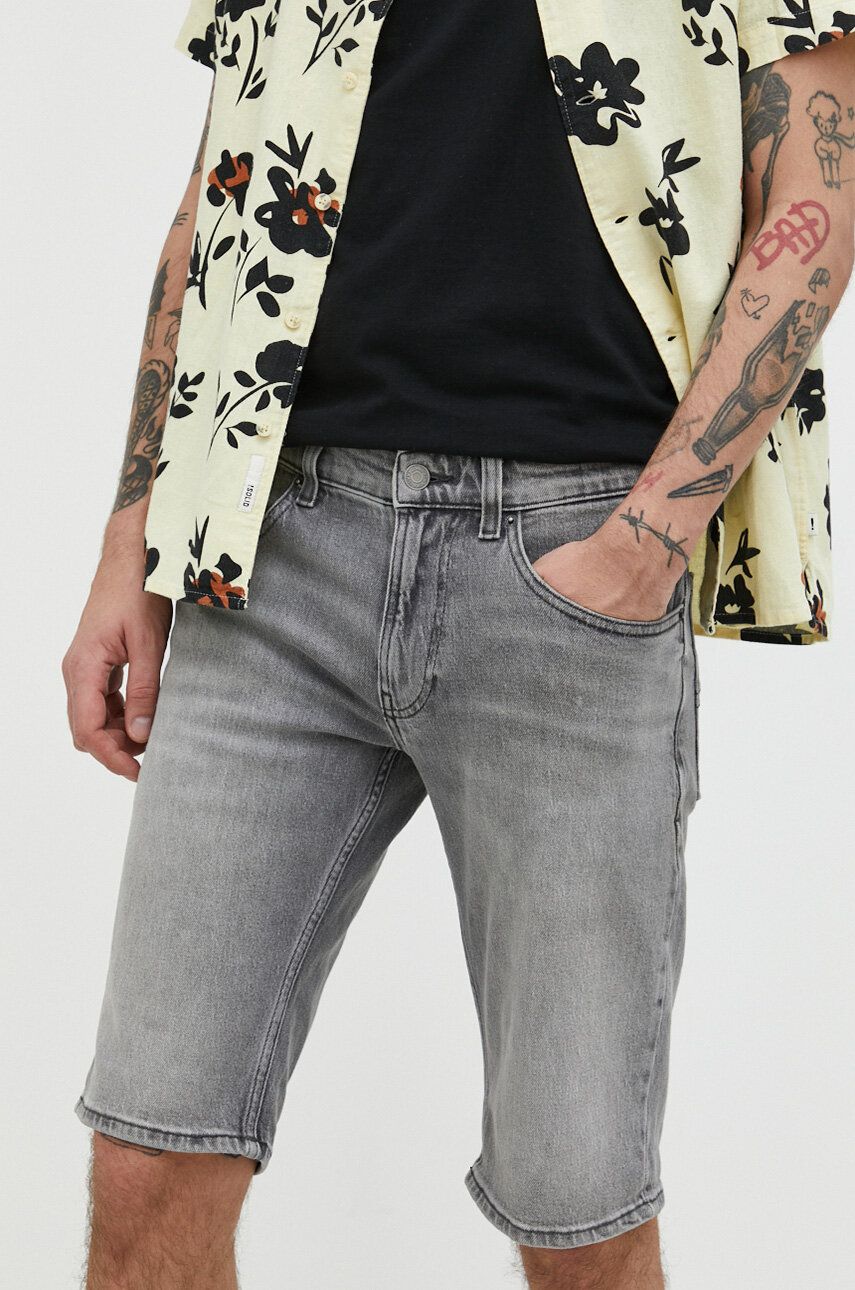 E-shop Džínové šortky Tommy Jeans Ronnie pánské, šedá barva