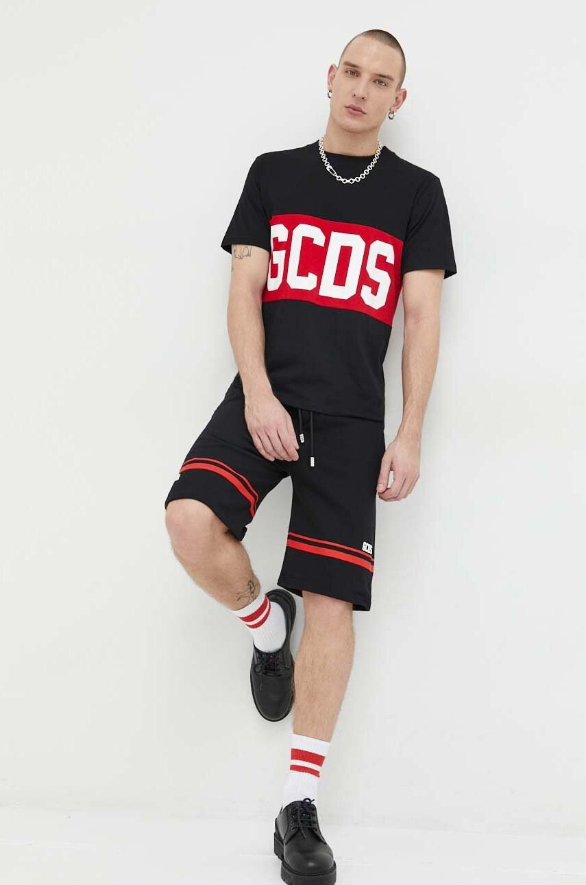 Βαμβακερό σορτσάκι GCDS χρώμα: μαύρο φωτογραφία