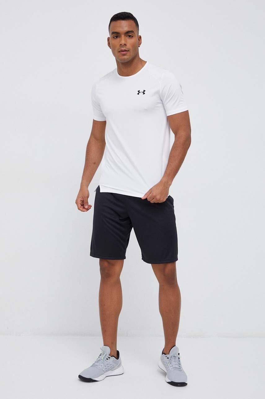 

Тренировочные шорты Under Armour Tech Wordmark Graphic цвет чёрный