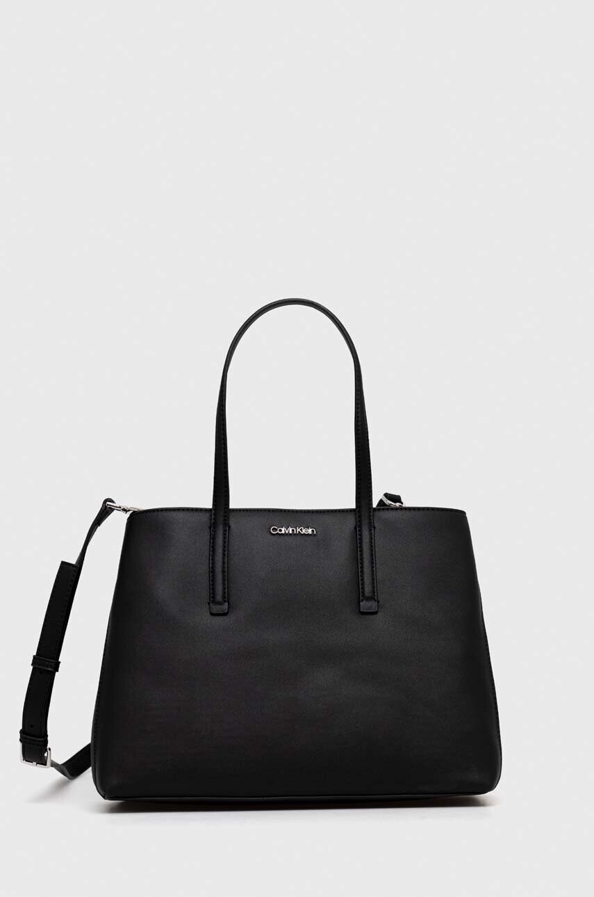 

Чанта Calvin Klein в черно, Черен