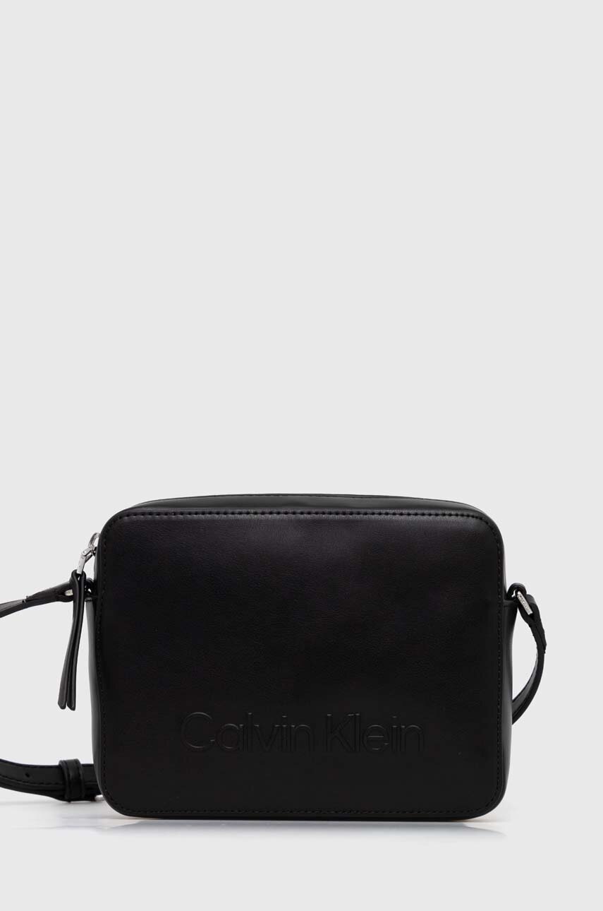 

Чанта Calvin Klein в черно, Черен