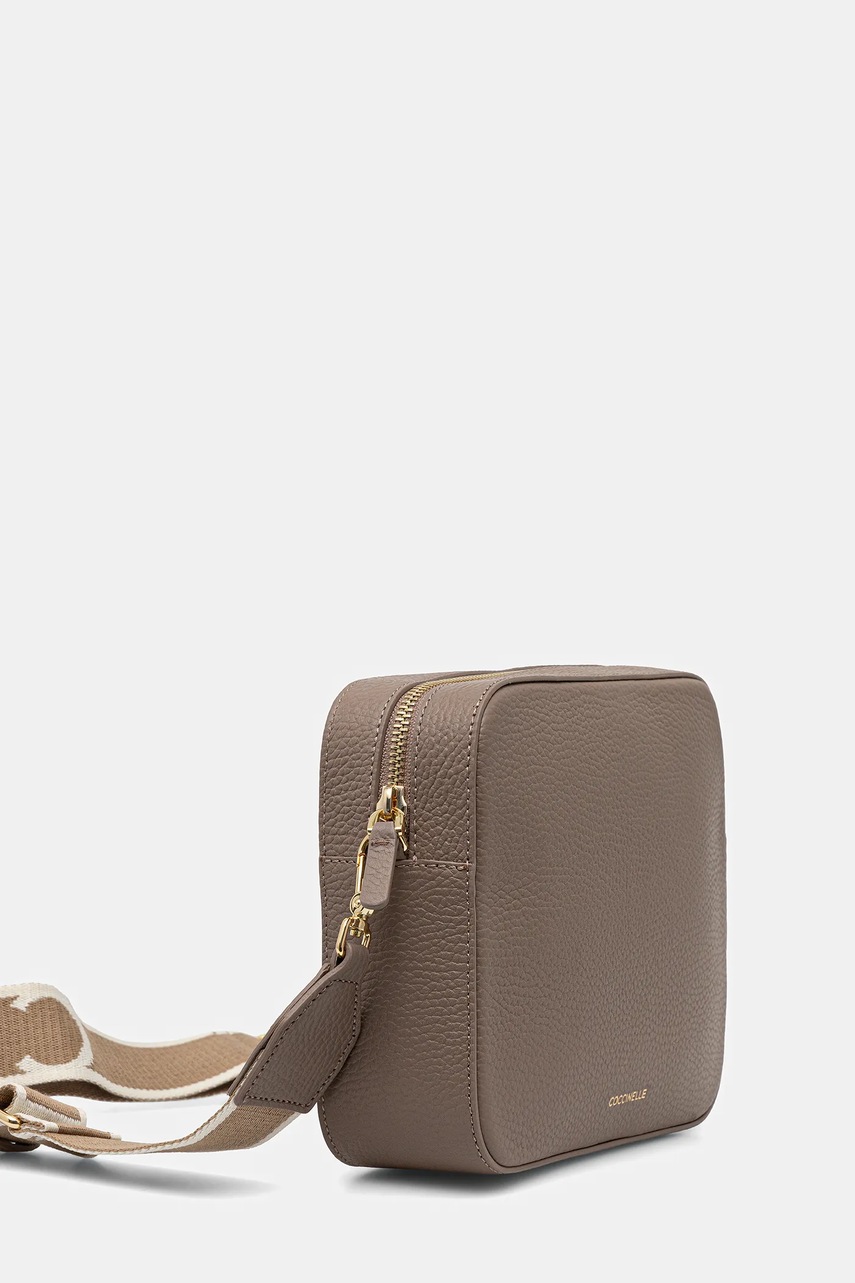 Кожаная сумочка Coccinelle цвет чёрный