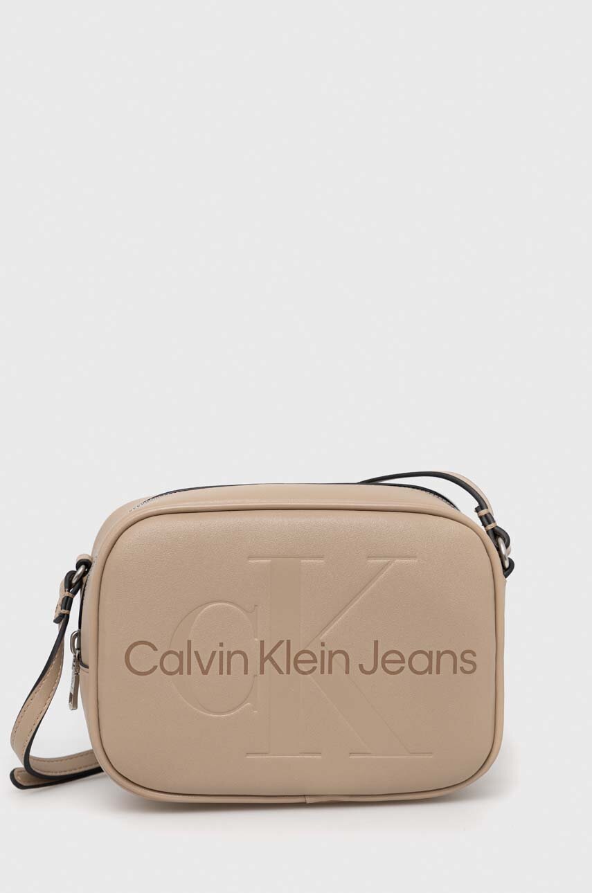 

Чанта Calvin Klein Jeans в бежово, Бежов