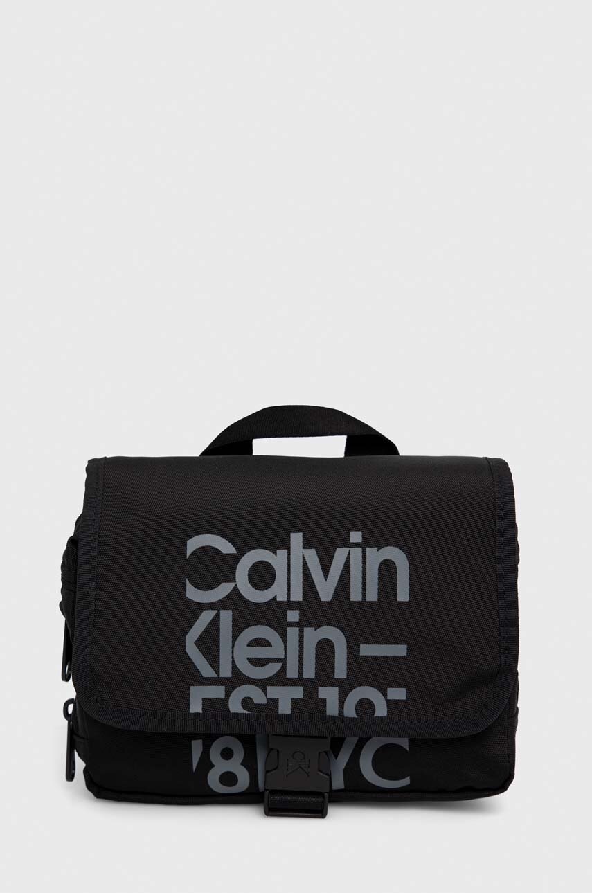 

Козметична чанта Calvin Klein Jeans в черно, Черен