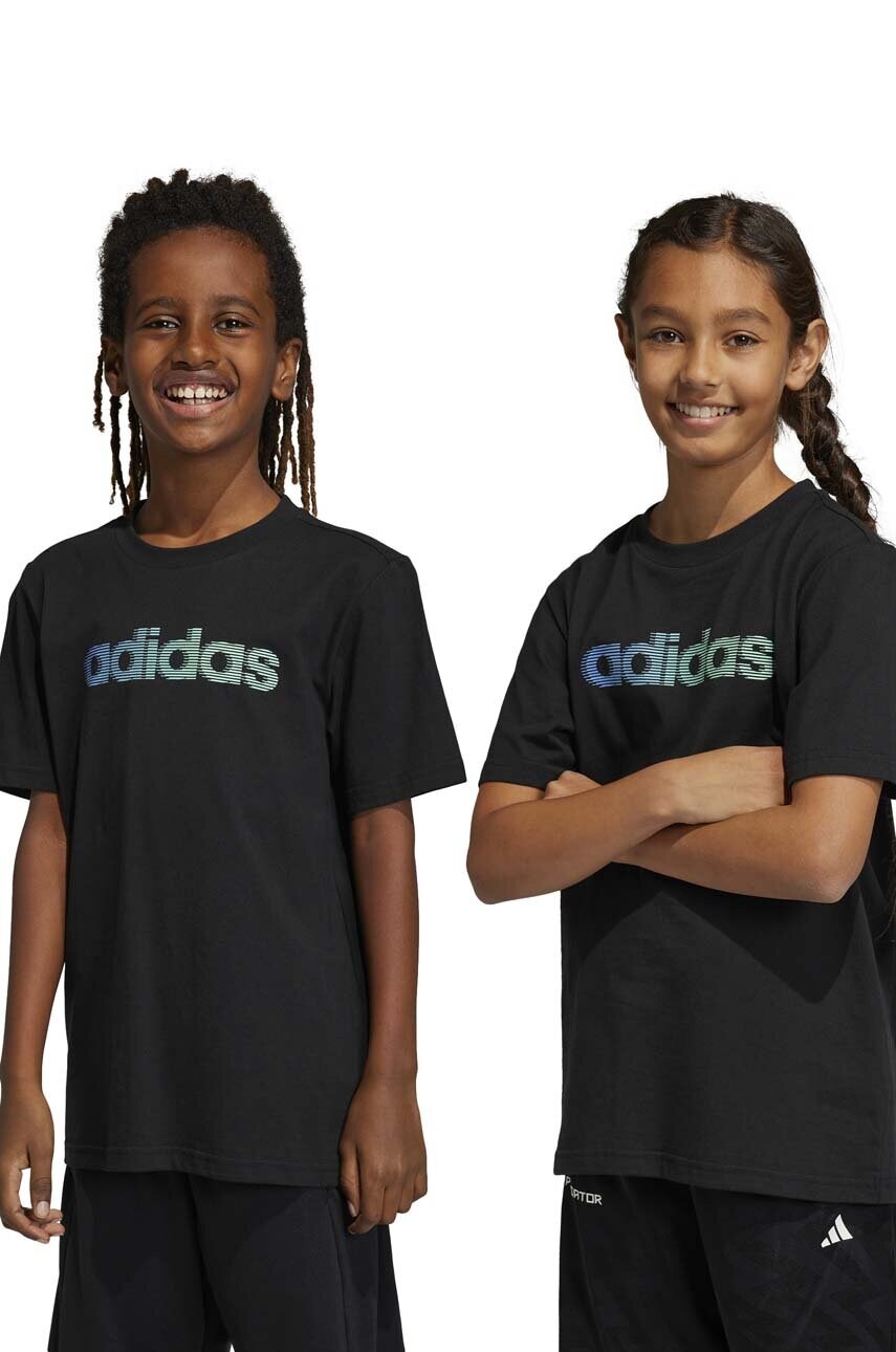 

Дитяча бавовняна футболка adidas колір чорний з принтом