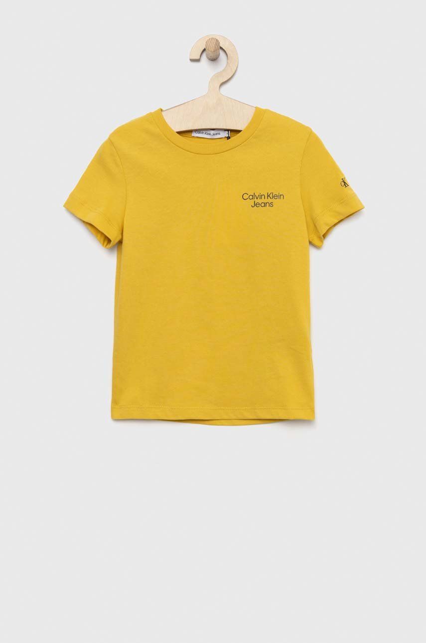 Dětské bavlněné tričko Calvin Klein Jeans žlutá barva, s potiskem - žlutá