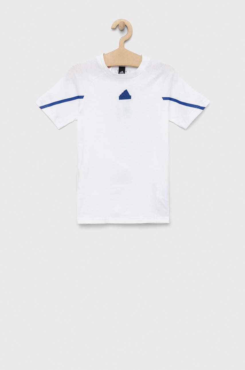 Levně Dětské bavlněné tričko adidas B D4GMDY bílá barva, s potiskem