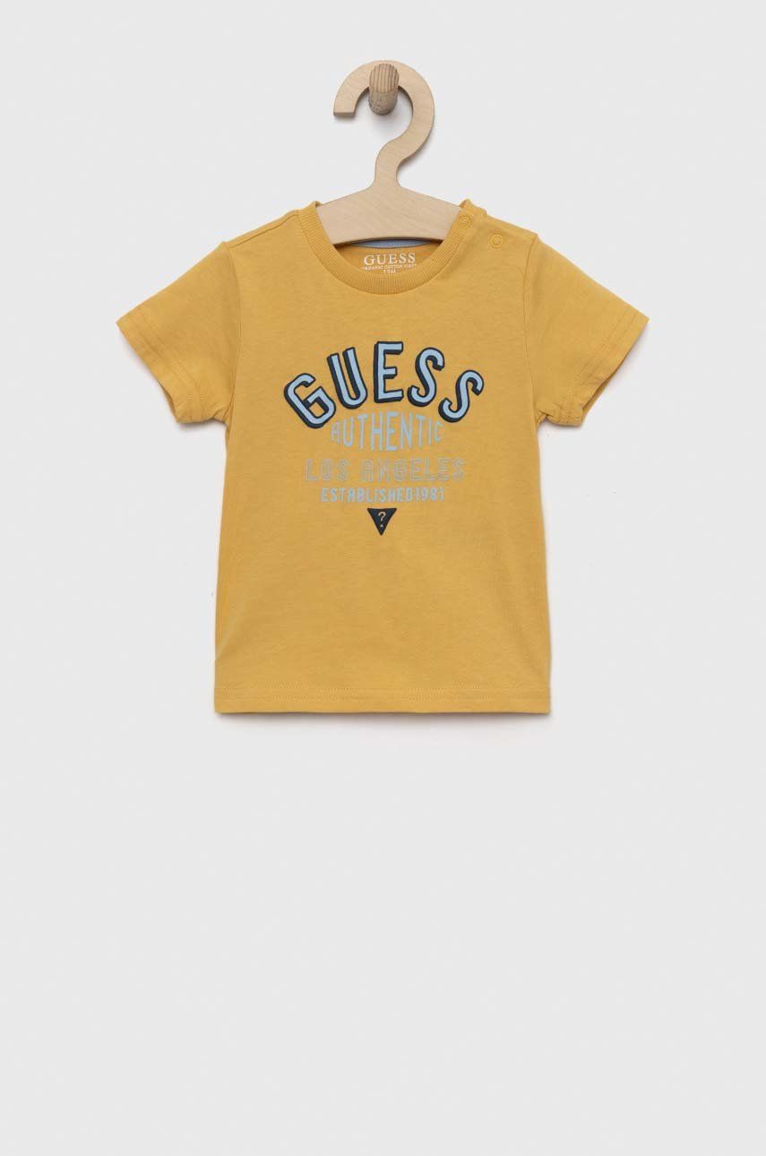 Bavlněné dětské tričko Guess žlutá barva, s potiskem - žlutá -  100 % Bavlna