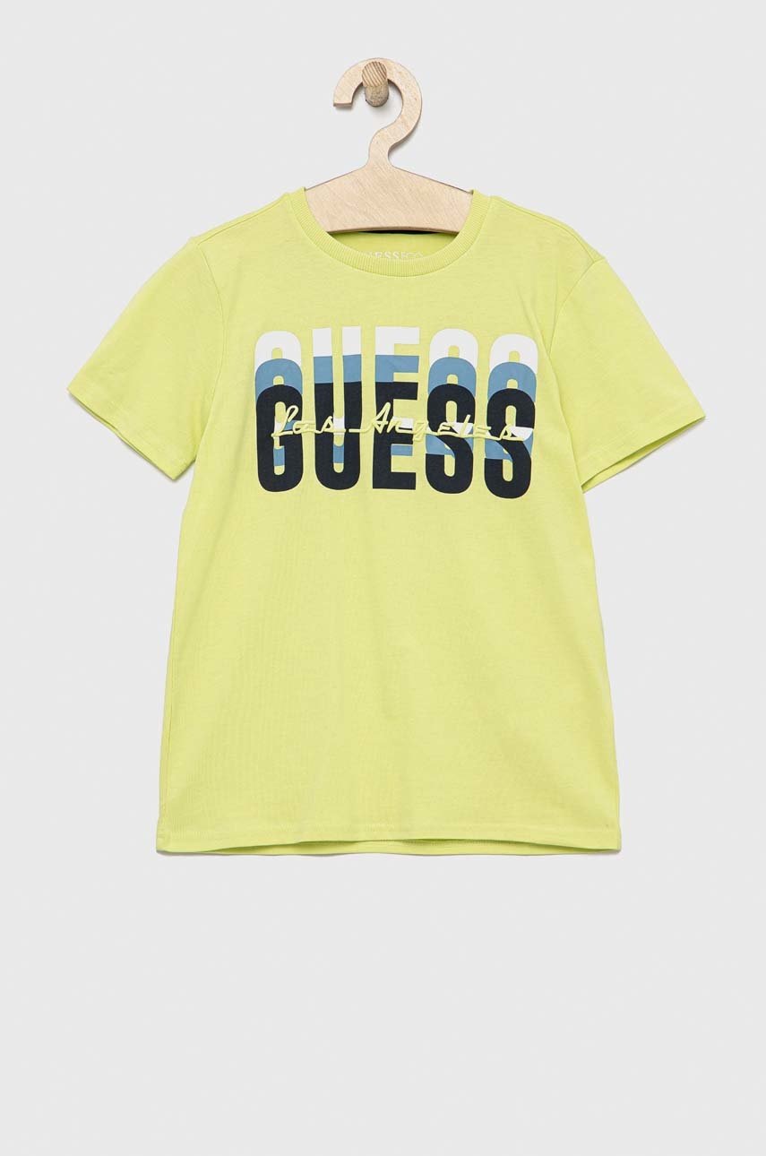 

Детска памучна тениска Guess в зелено с принт, Зелен