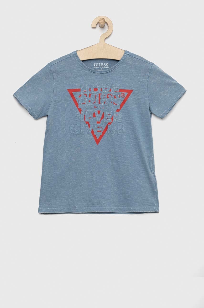 

Детска памучна тениска Guess в синьо с принт, Син