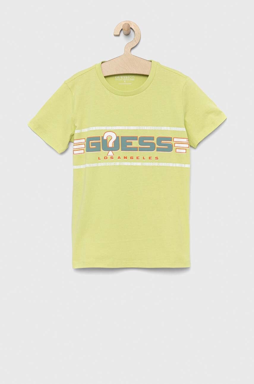 

Дитяча бавовняна футболка Guess колір зелений з принтом