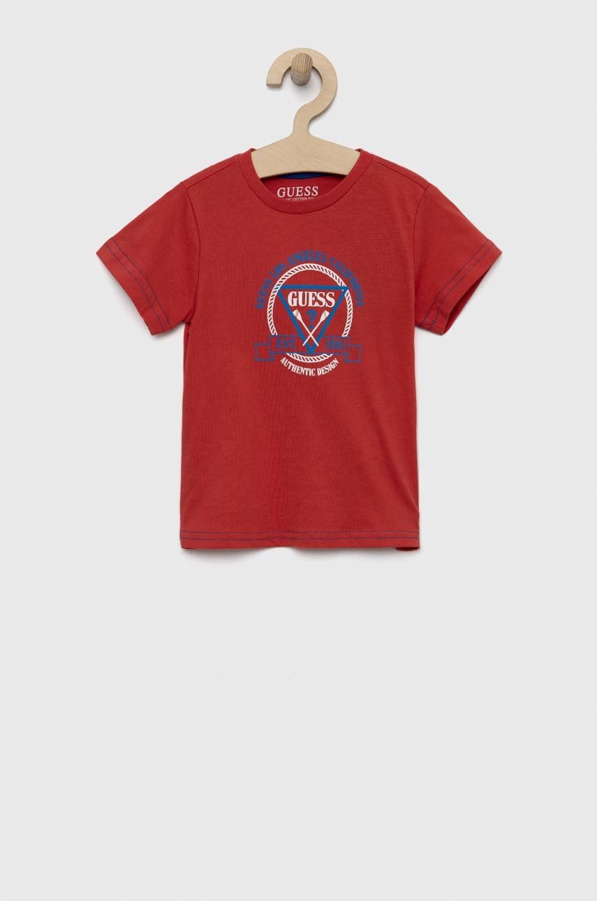 

Детская хлопковая футболка Guess цвет красный с принтом