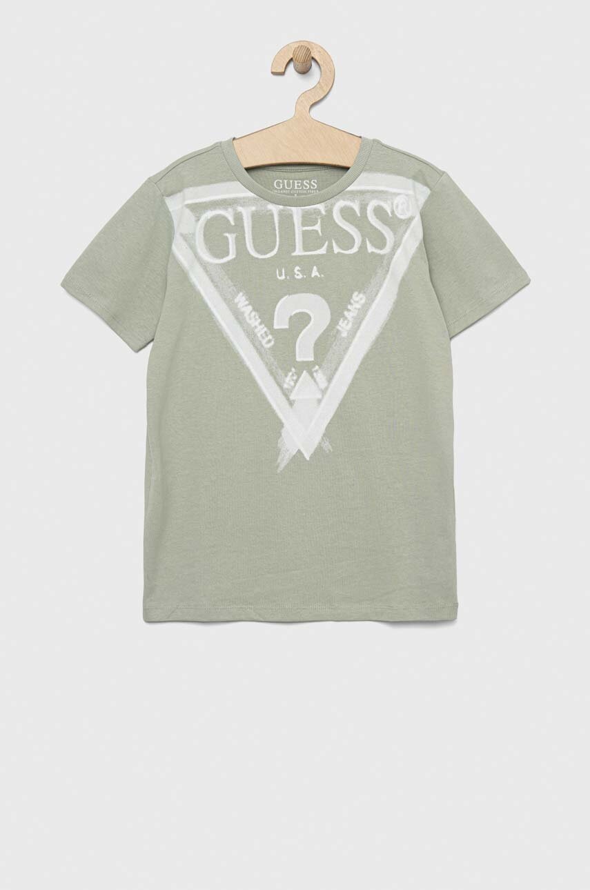 

Дитяча бавовняна футболка Guess колір зелений з принтом