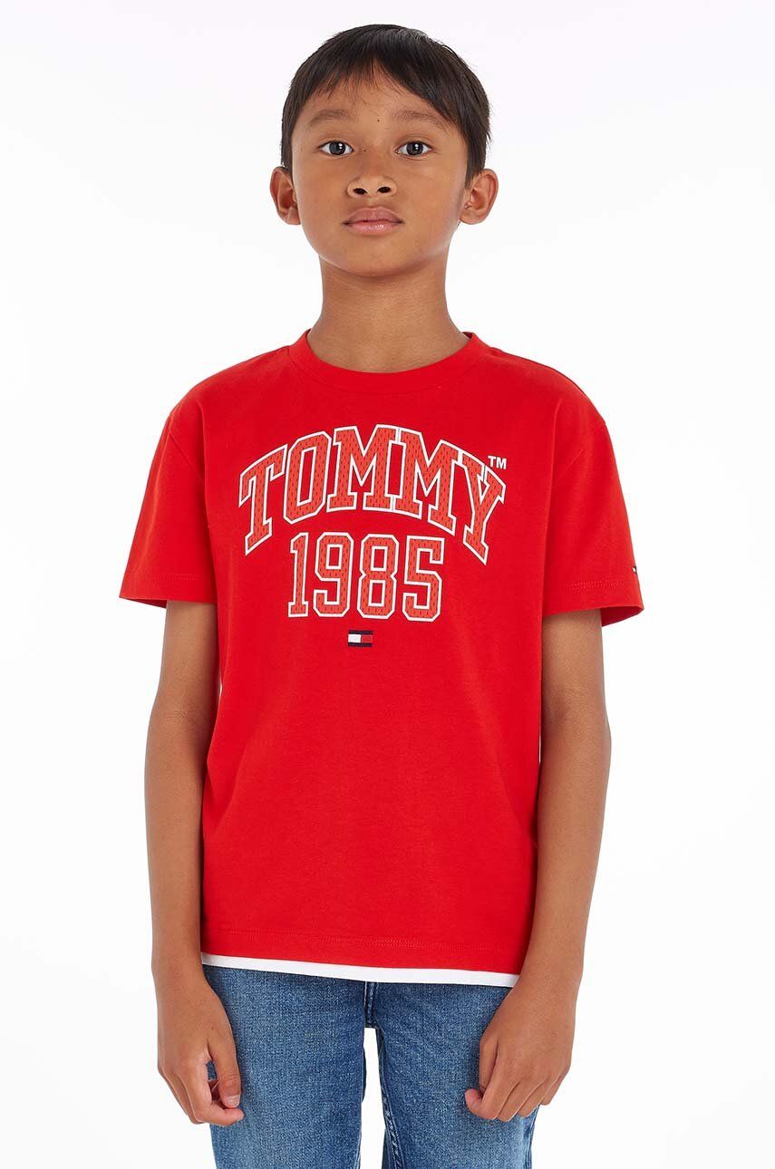 Levně Dětské bavlněné tričko Tommy Hilfiger červená barva, s potiskem