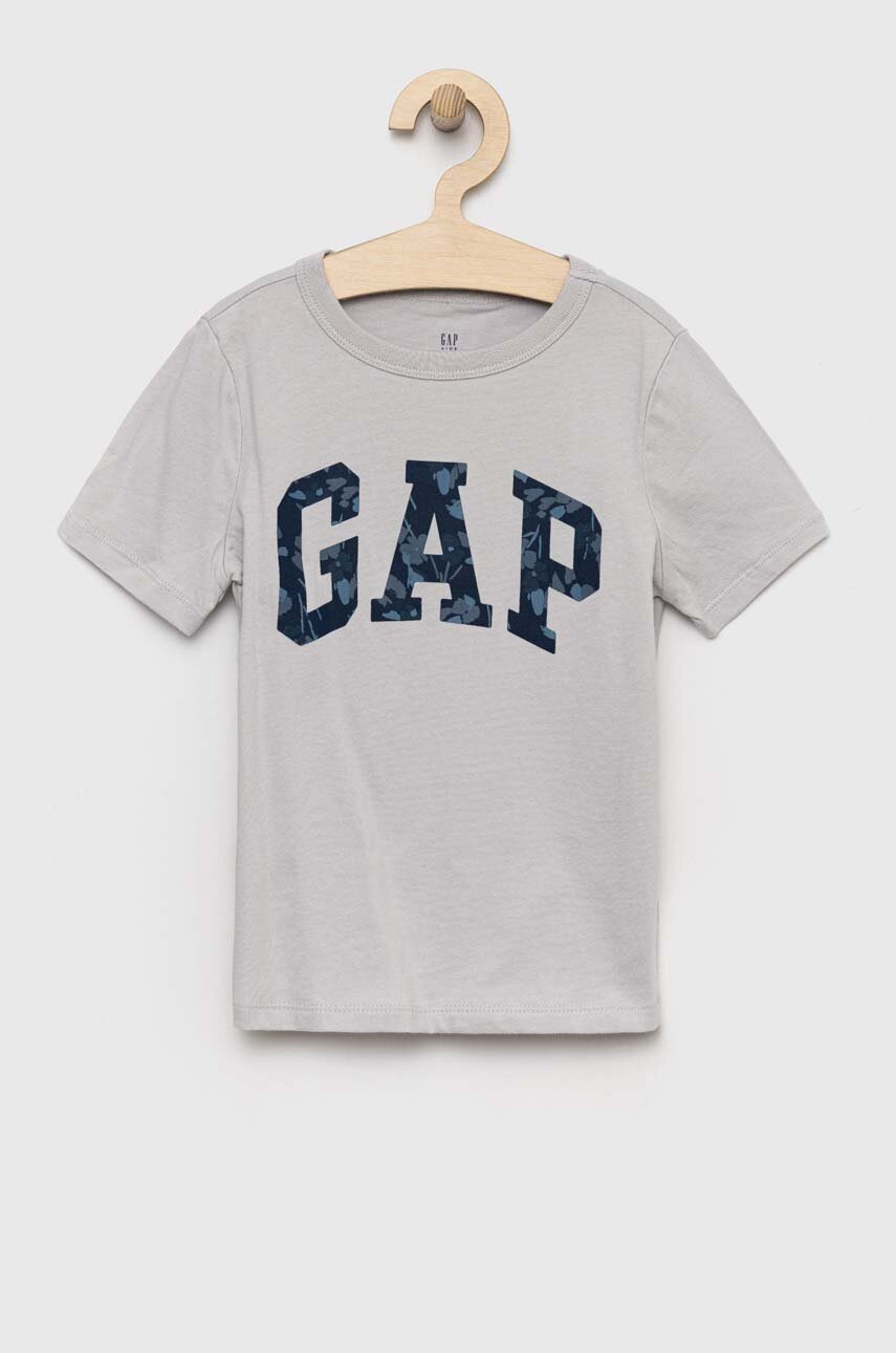

Детска памучна тениска GAP в сиво с принт, Сив