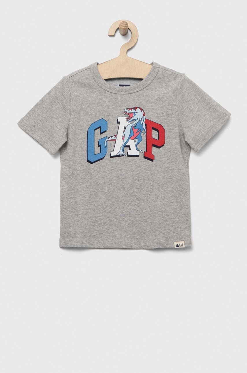 

Детска памучна тениска GAP в сиво с принт, Сив