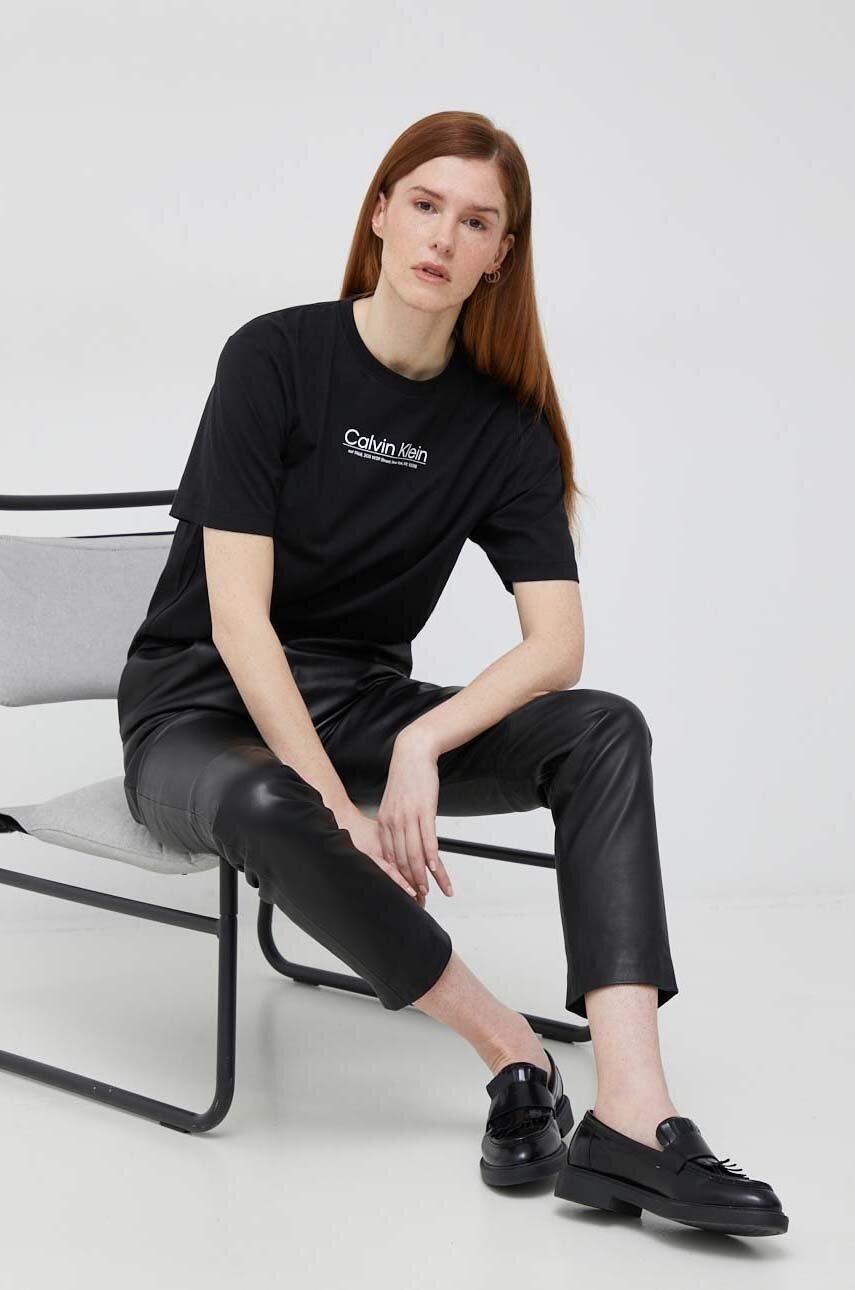 

Памучна тениска Calvin Klein в черно, Черен