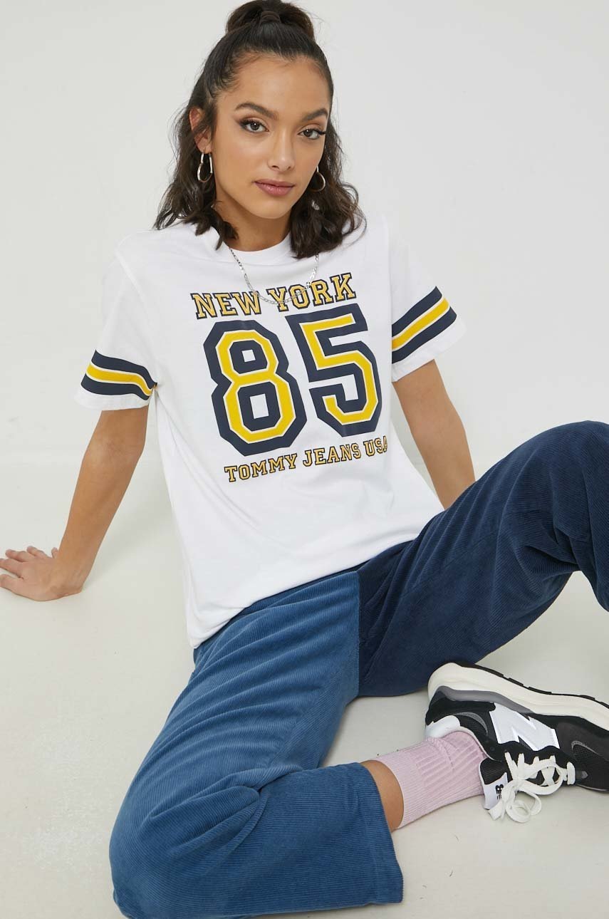 

Памучна тениска Tommy Jeans в бяло, Бял