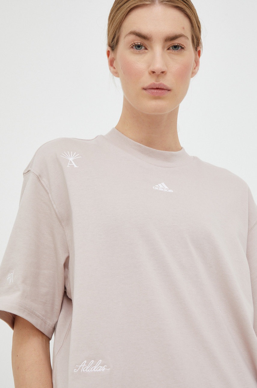 

Памучна тениска adidas в бежово, Бежов