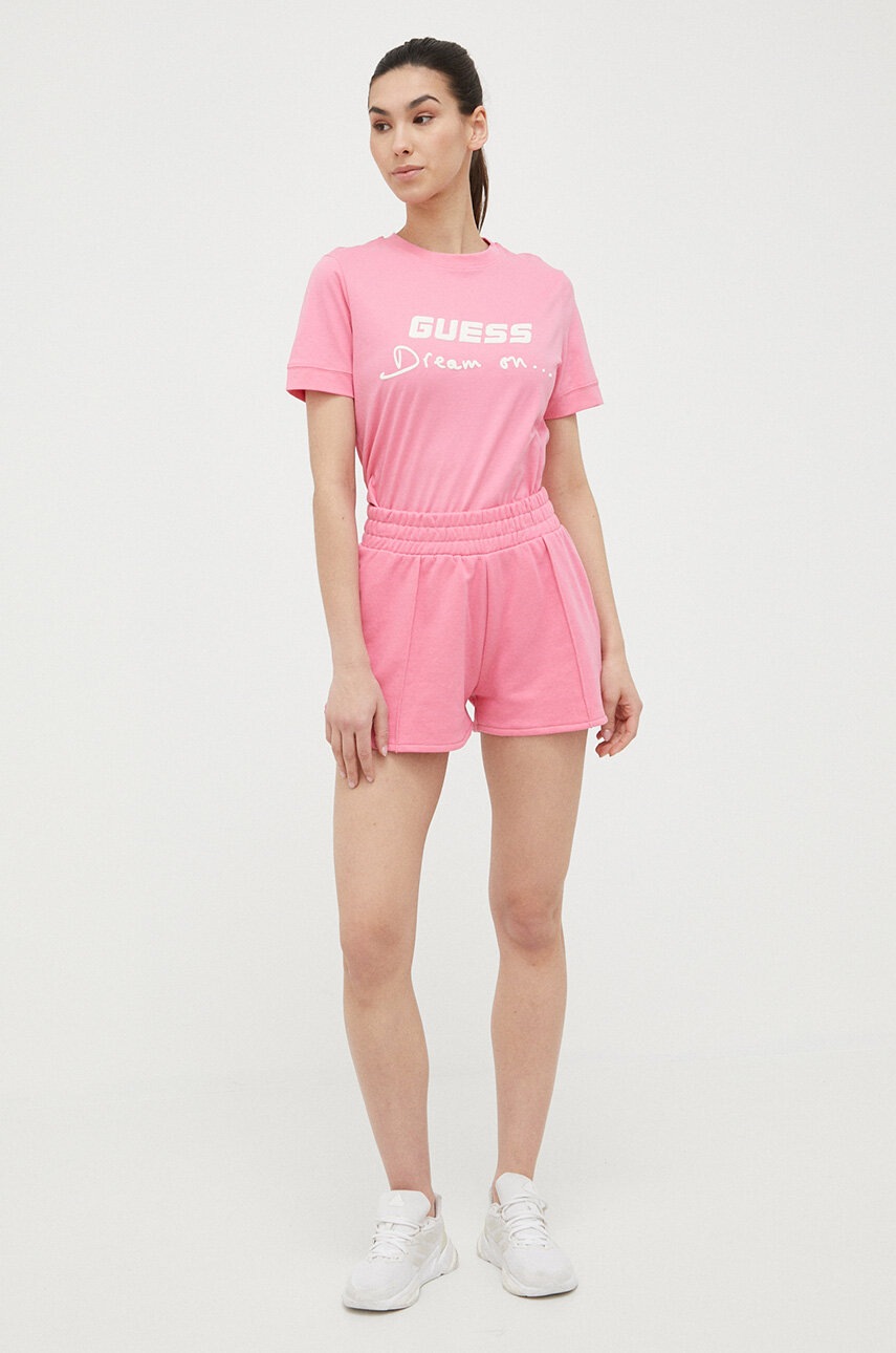 

Хлопковая футболка Guess цвет розовый