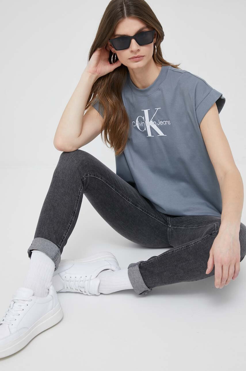 

Памучна тениска Calvin Klein Jeans в сиво, Сив