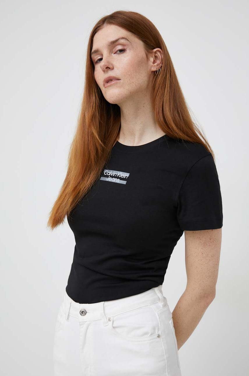

Памучна тениска Calvin Klein Jeans в черно, Черен