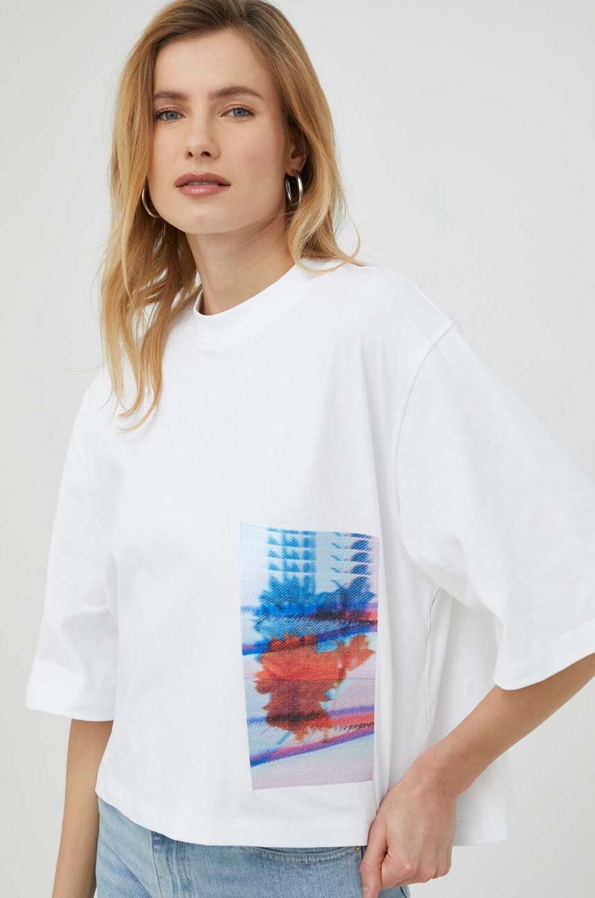 

Памучна тениска Calvin Klein Jeans в бяло, Бял