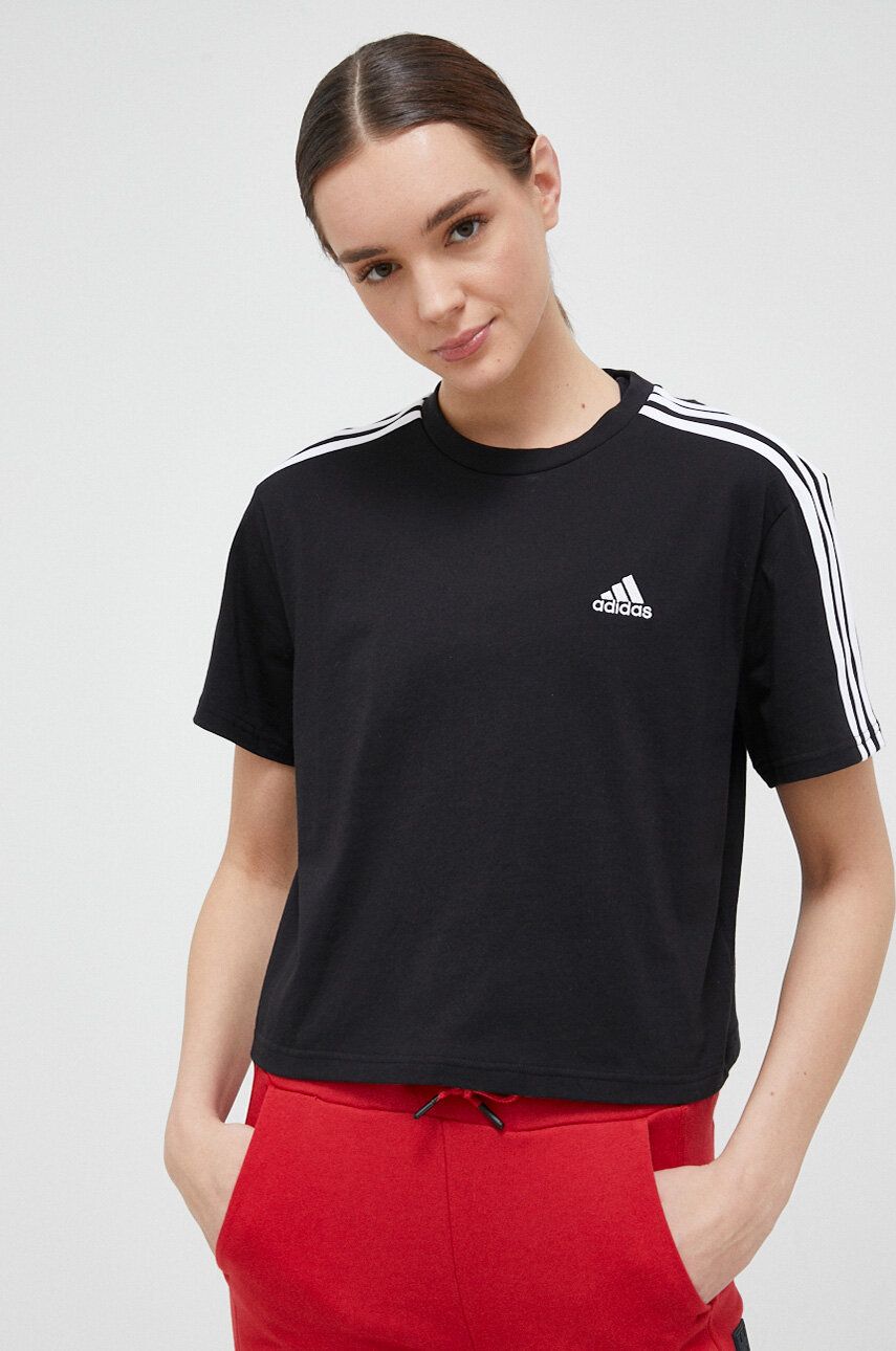 Levně Bavlněné tričko adidas černá barva