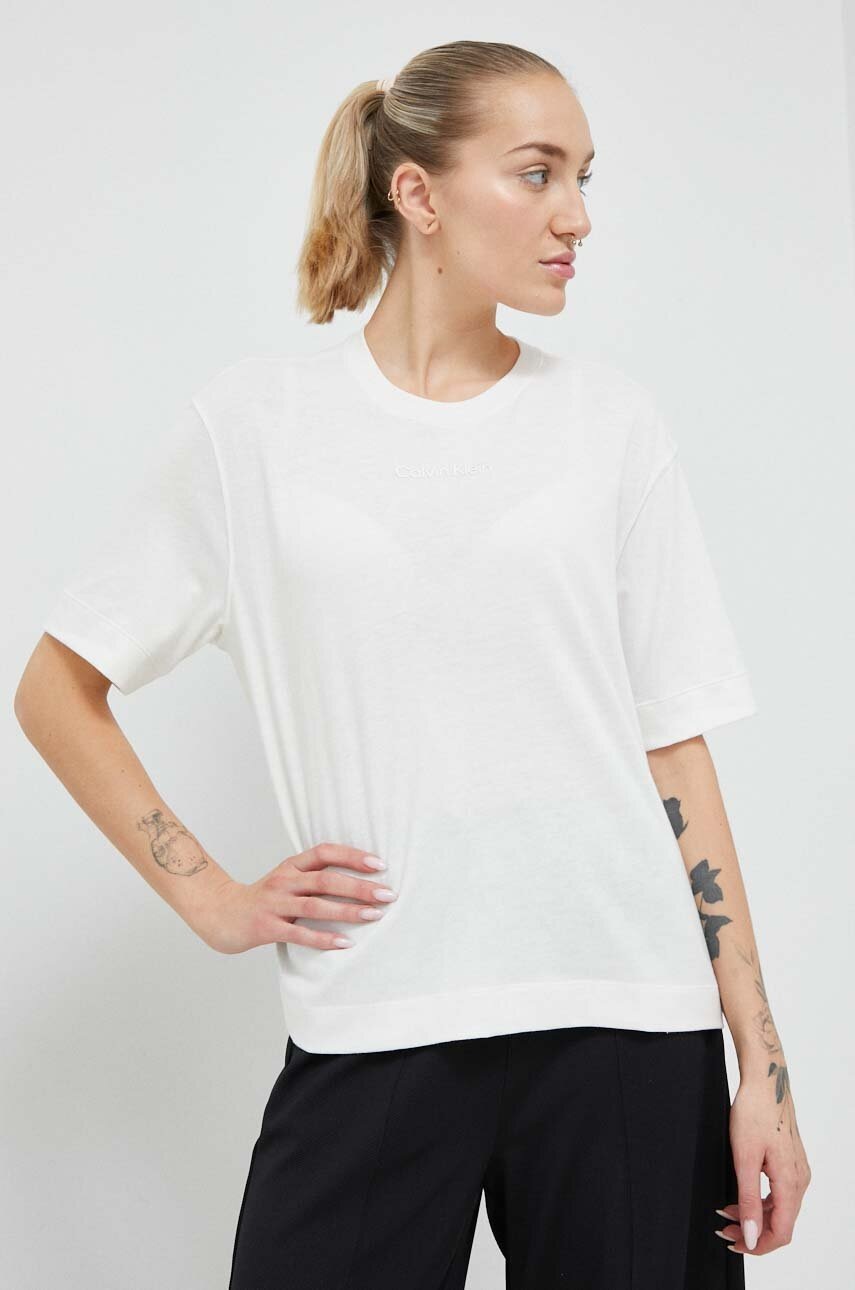 

Спортна тениска Calvin Klein Performance Essentials в бежово, Бежов