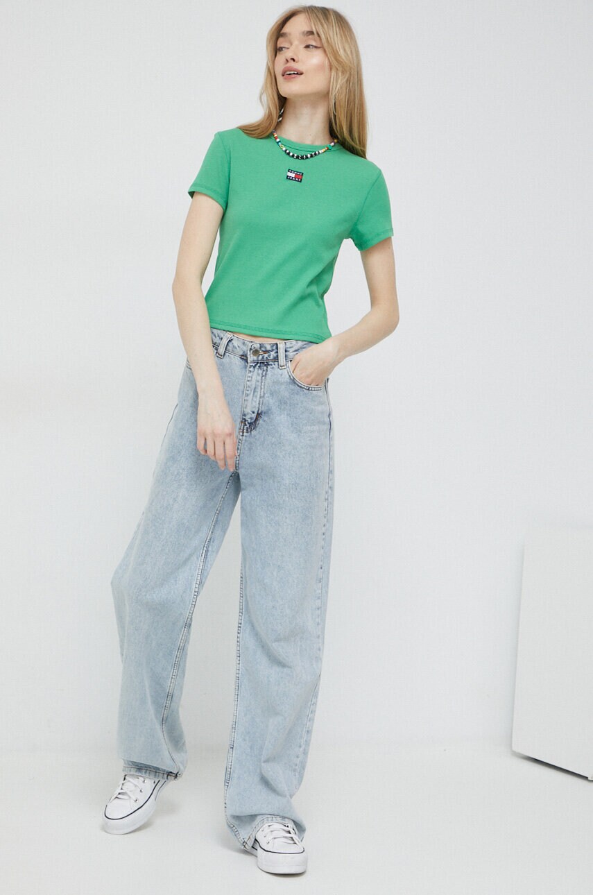 

Футболка Tommy Jeans жіночий колір зелений