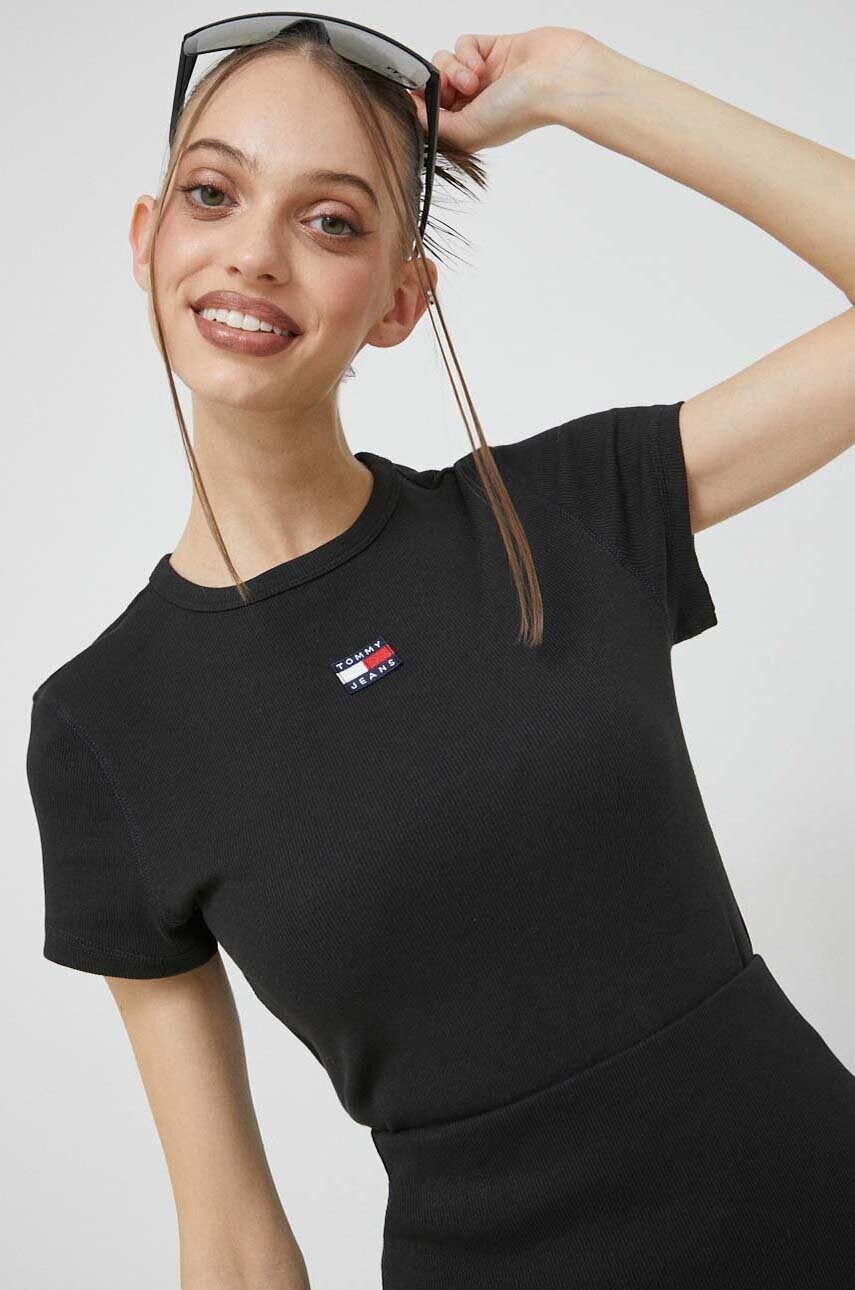 

Тениска Tommy Jeans в черно, Черен
